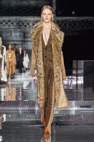 Look 4